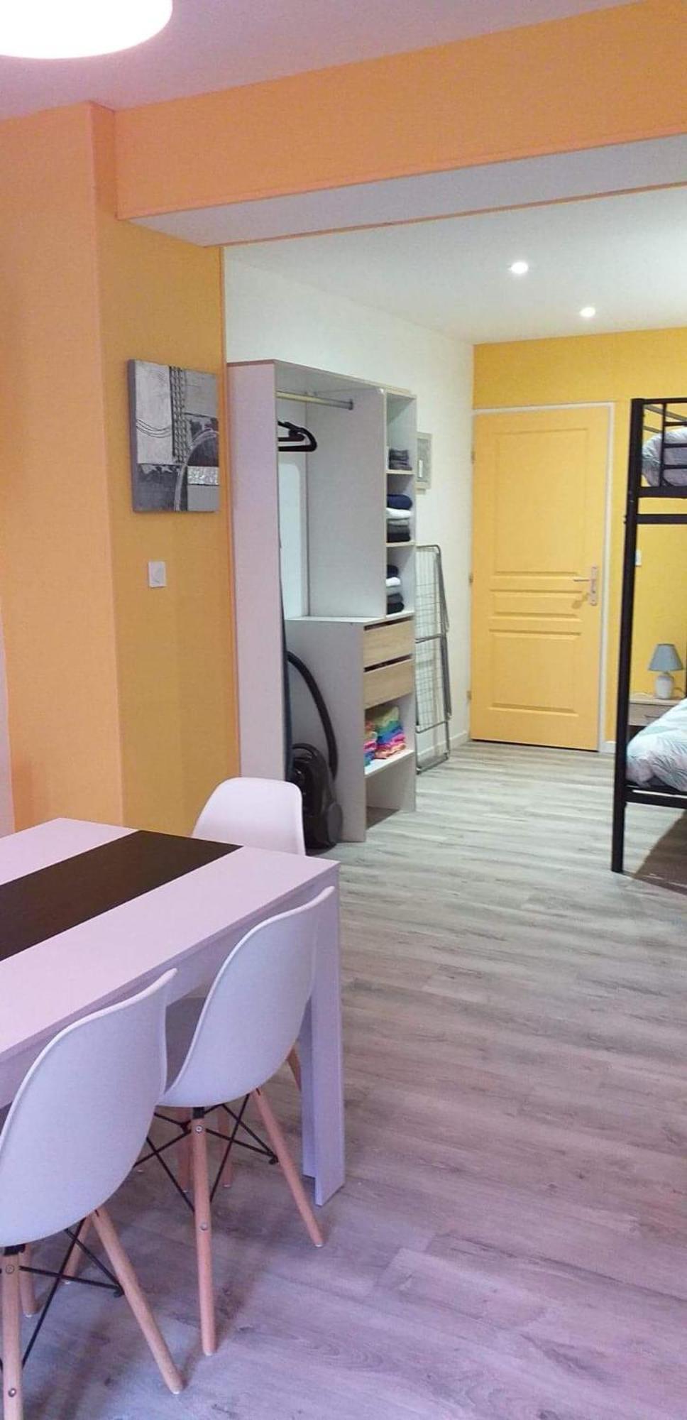 Ferienwohnung La Riviera La Fere Zimmer foto